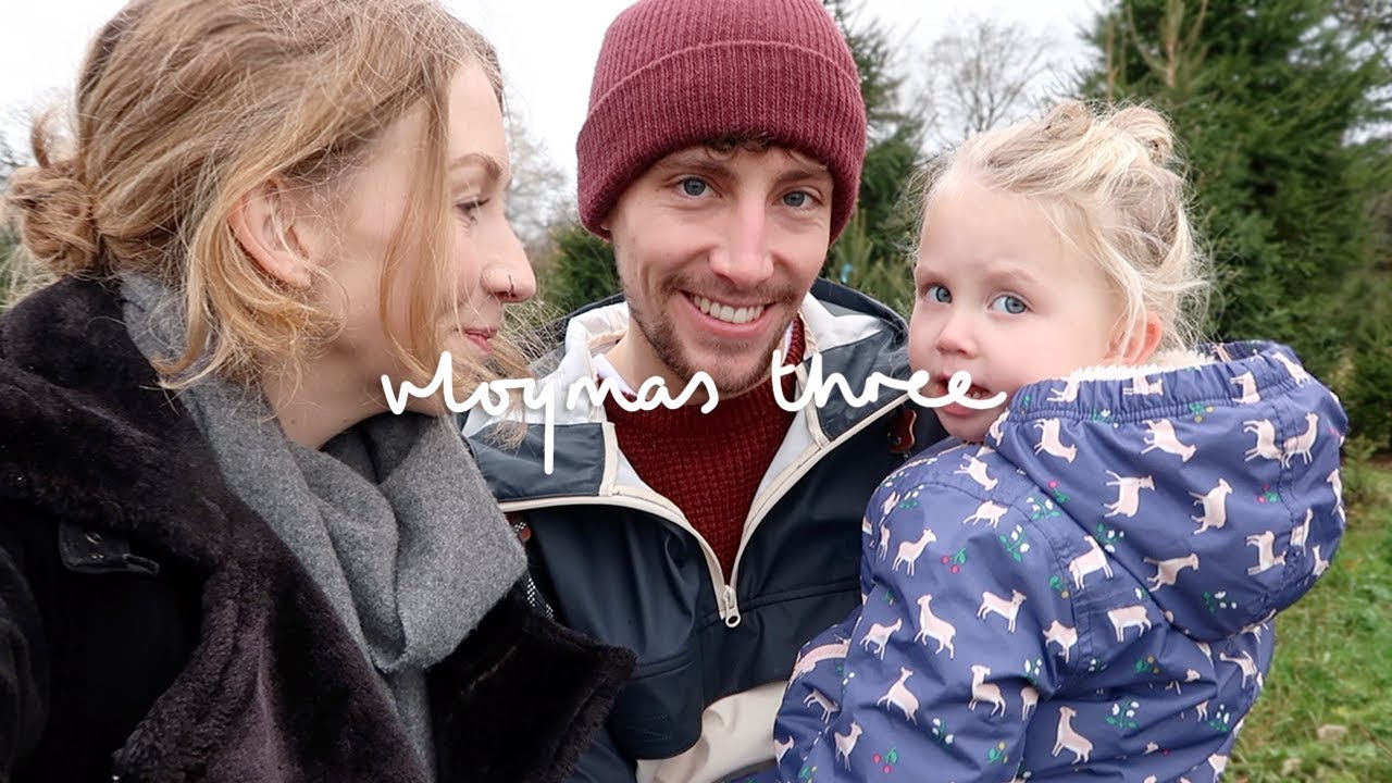 FINDING OUR TREE | VLOGMAS