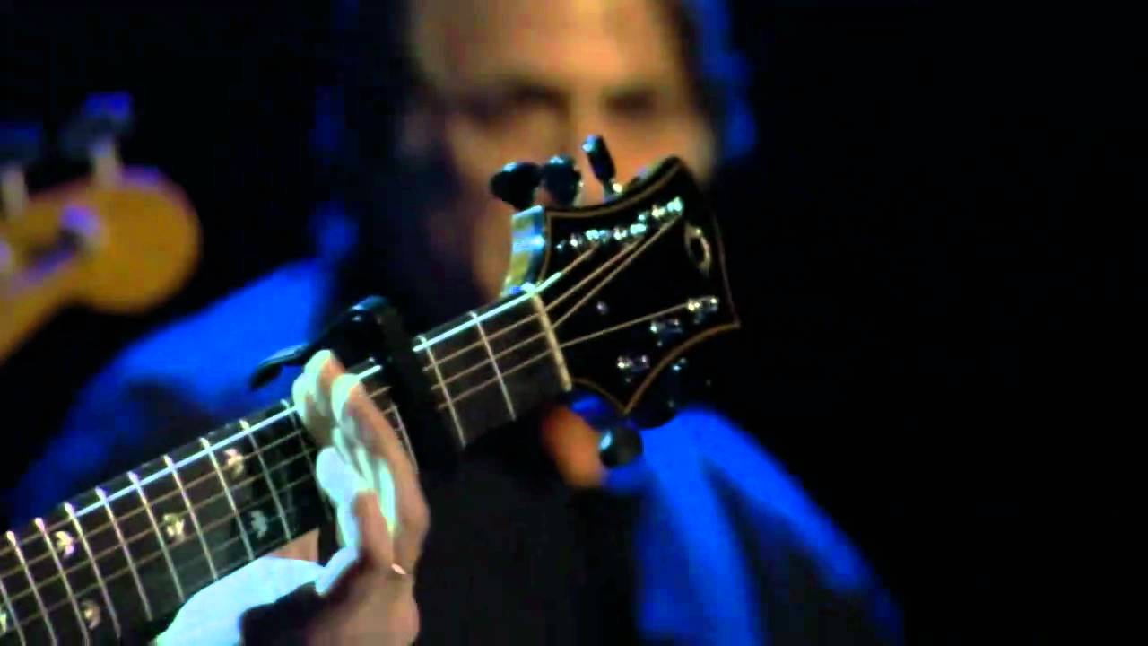Carole King & James Taylor - It's Too Late (Live at The Troubadour 2007)