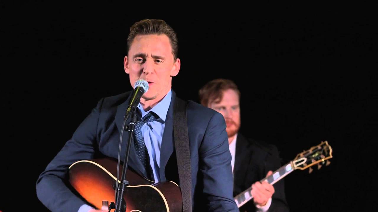 Tom Hiddleston singing Why Don't You Love Me