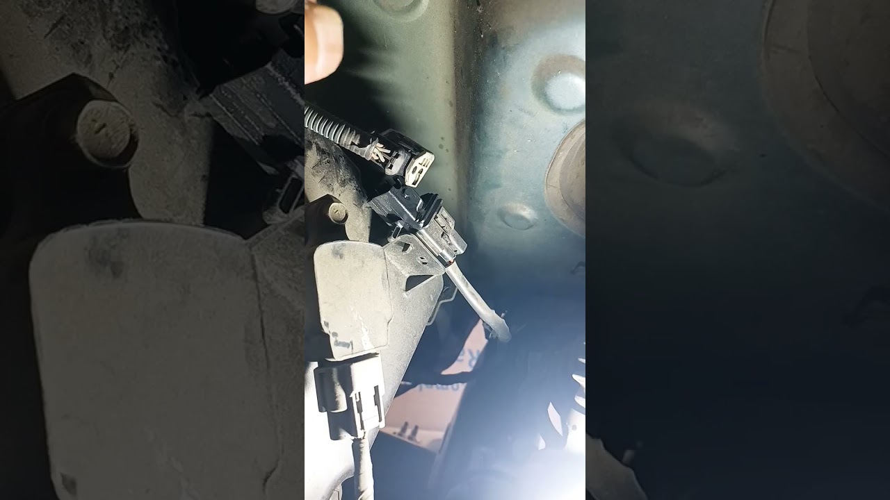 2004 Nissan V8  5.6L O2 Sensor removal: Step 2
