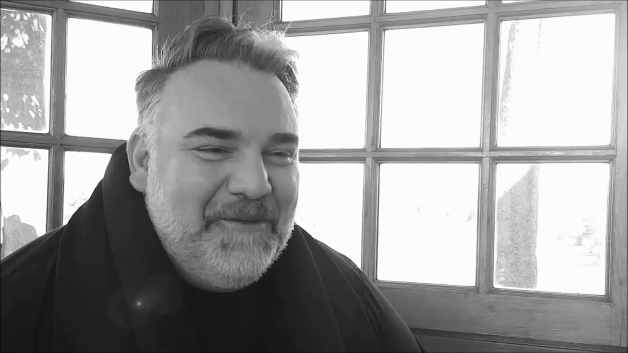 Harry Sideropoulos   Waiter, there's a salad on my table!