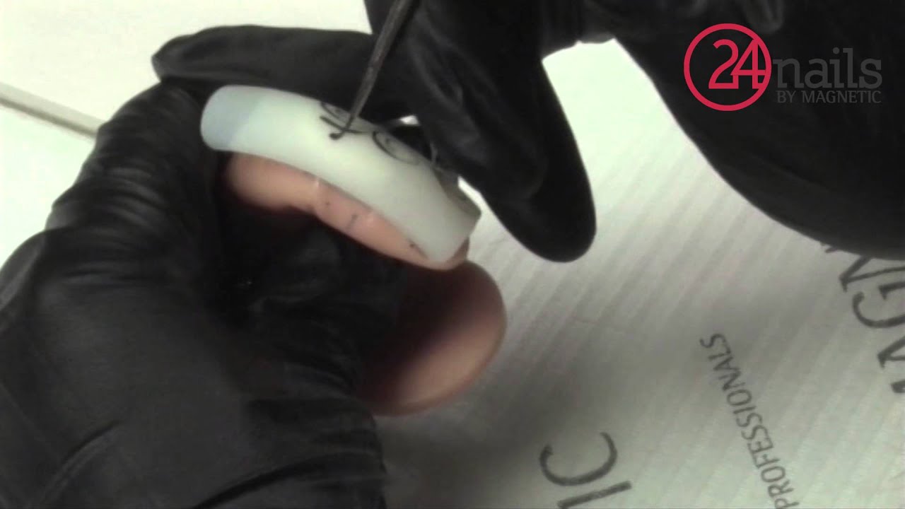 Magnetic Brush techniques by Aukje Veltman