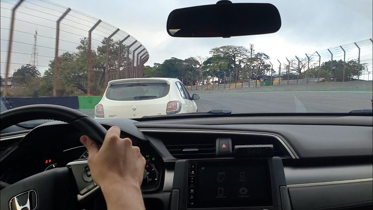 Civic G10 2.0 Sport Manual VS Sandero RS @ Interlagos - Trackday Crazy For Auto