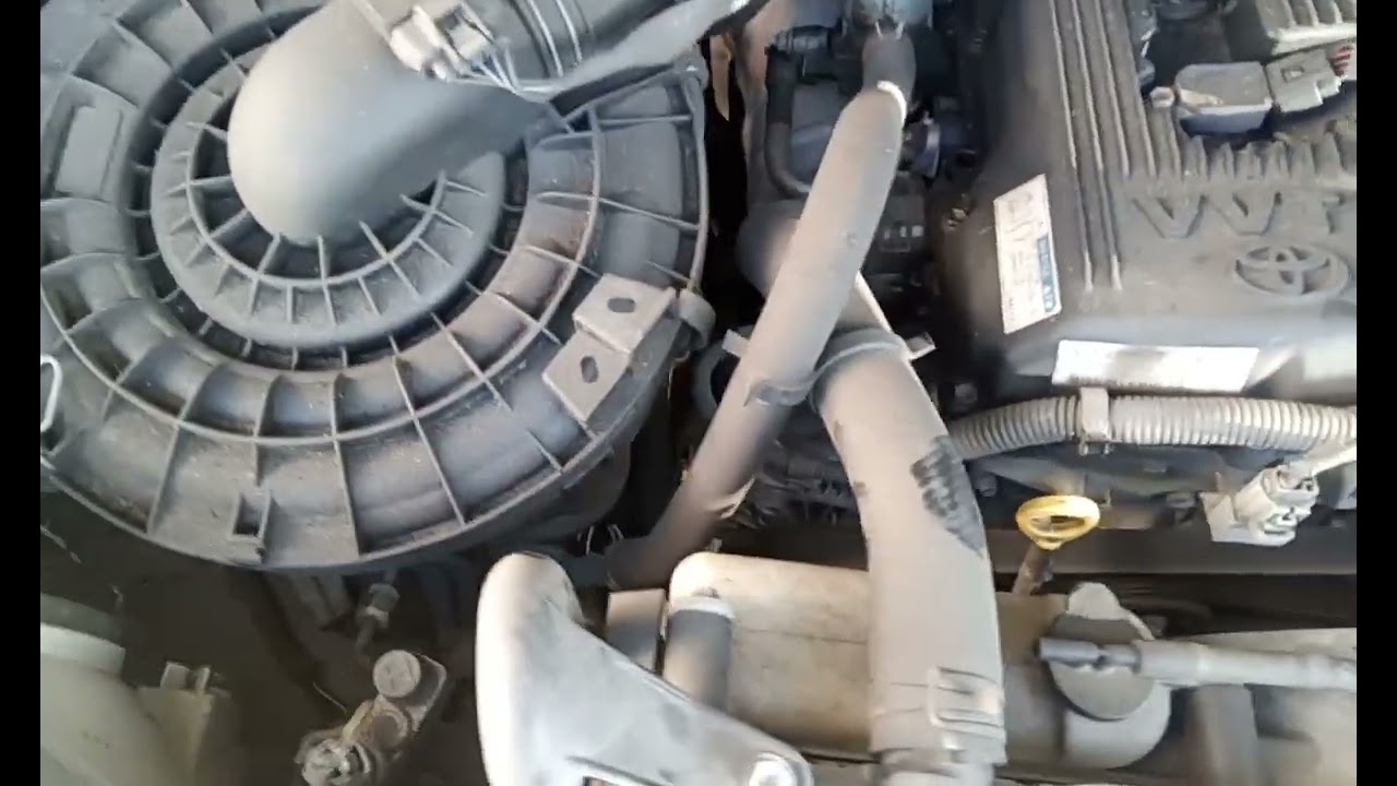 Toyota hilux #11792 engine running