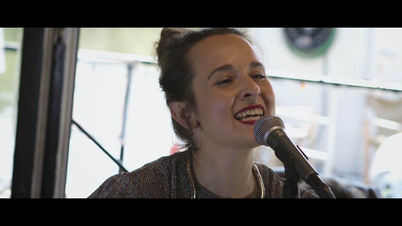 Chłopcy kontra Basia - Przewoźniczka (Dzielnica Wisła)