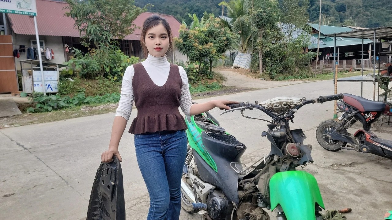 A highland girl's journey to becoming a motorbike repairman. Restoring the car is amazing
