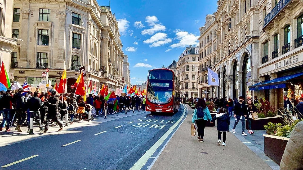 Reopens London 2021| Walking in the heart of Central London, On Sunday afternoon