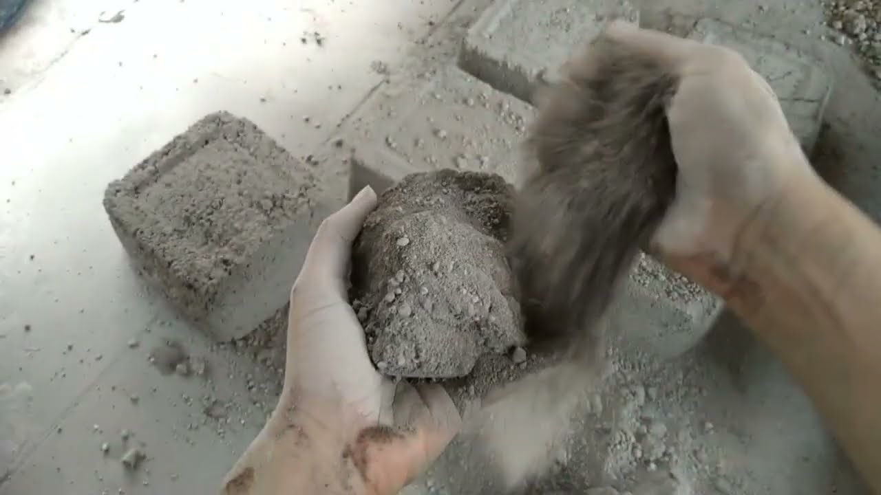 Grainy sand dry and water crumbling | Messy crumbling