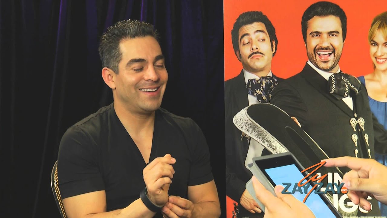 Omar Chaparro - Pulling Strings - ZayZayCom