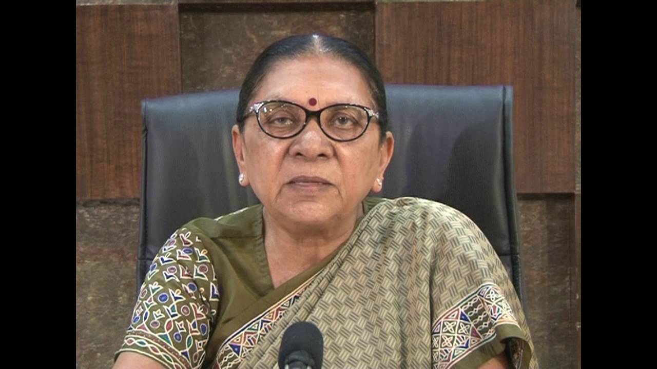 Guj CM offers resignation from the post considering her age (Gujarati)