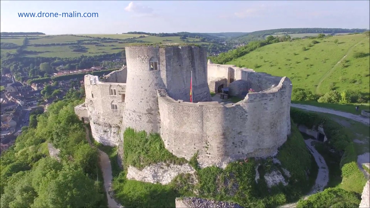 Donjon et château Gaillard des Andelys filmé par un drone