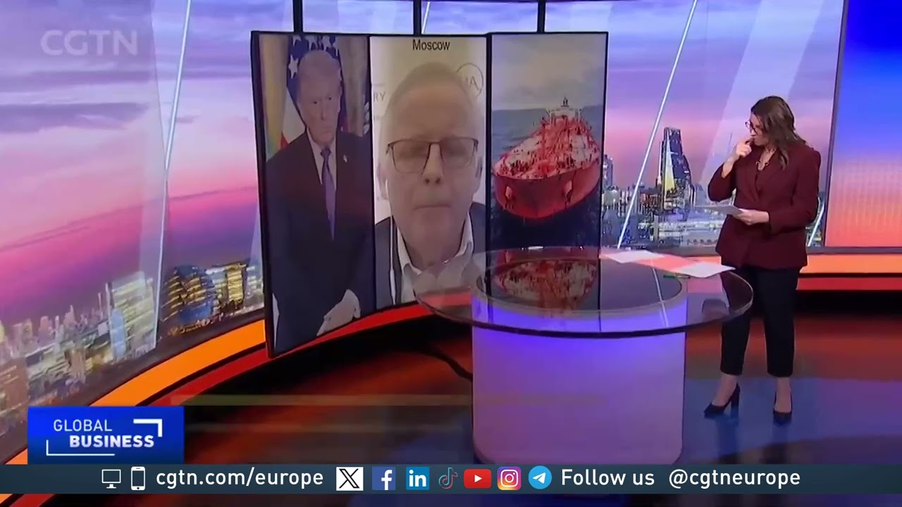 США смягчают санкции в отношении российской нефти, чтобы смягчить рост цен на энергоносители.