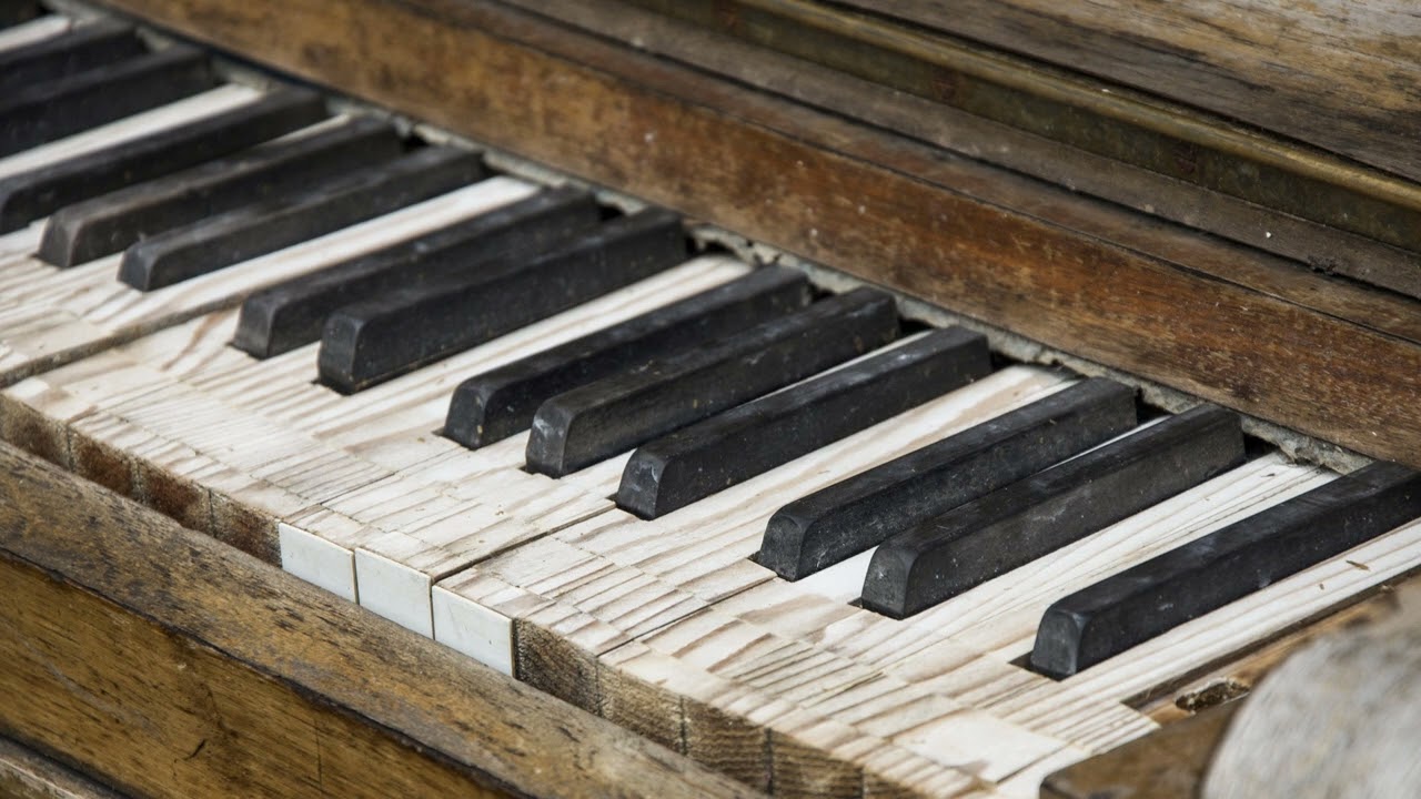Pierce The Veil - The Boy Who Could Fly (piano backing track)