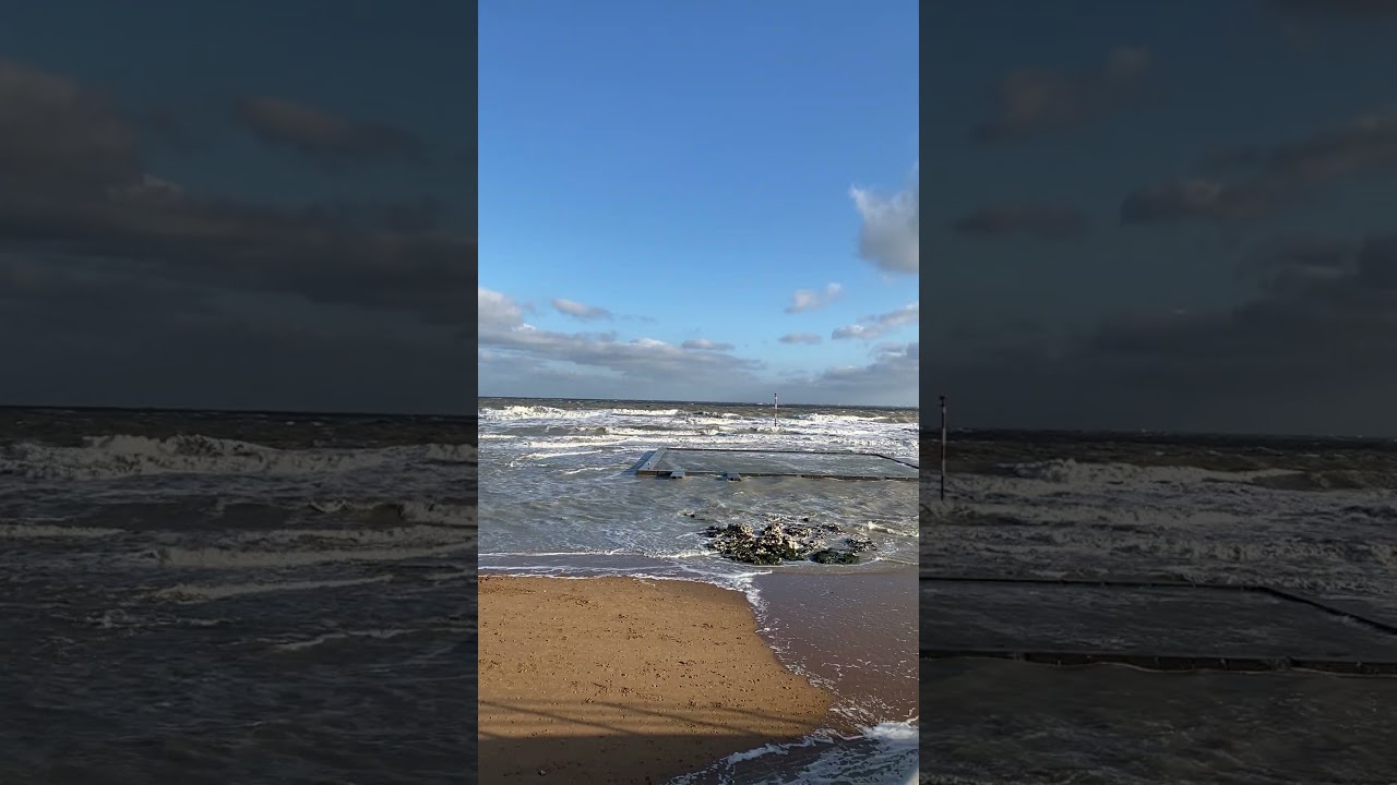 Viking Bay Broadstairs Kent Christmas Day Beachfront Blue Sky Beach Sea View Cloudy Sky Sandy Beach