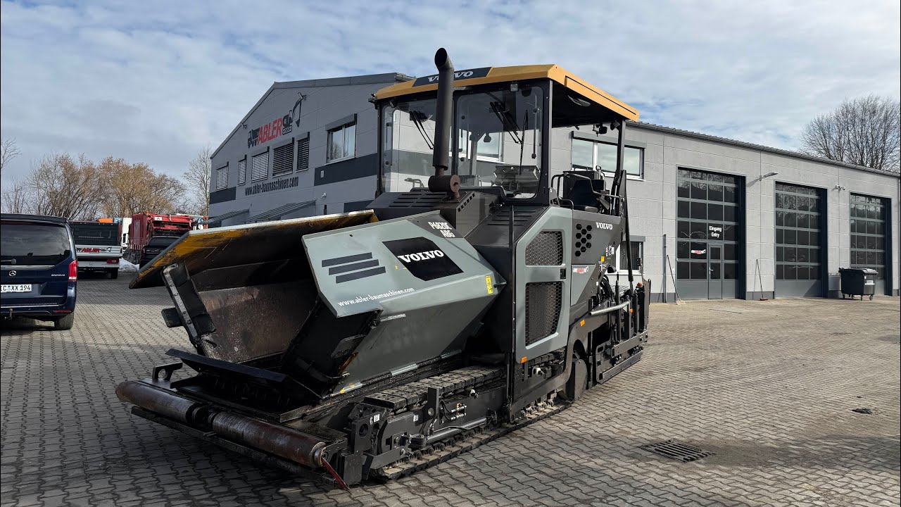 VOLVO P6820C ABG Asphaltfertiger 