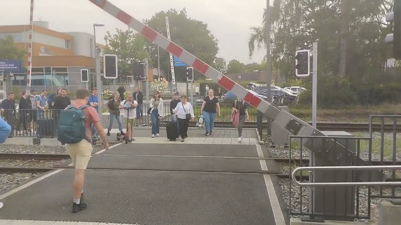 Doppelter Bahnübergang Nordhorn Bahnhof (D) // Railroad crossing // Paso a nivel