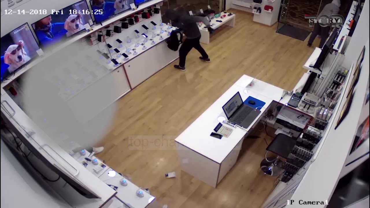 Top Story/ Video e grabitjes së një dyqani ushqimor tek zona e Laprakës