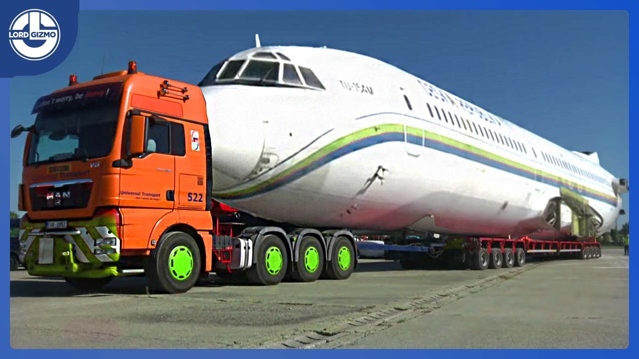 Dangerous Transport Operations Oversized Loads Along With Biggest Heavy Equipment Machines