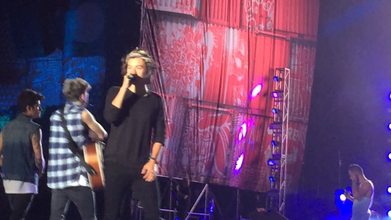 042514 One Direction WWAT Bogotá, Colombia - Don´t Forget Where You Belong Fancam