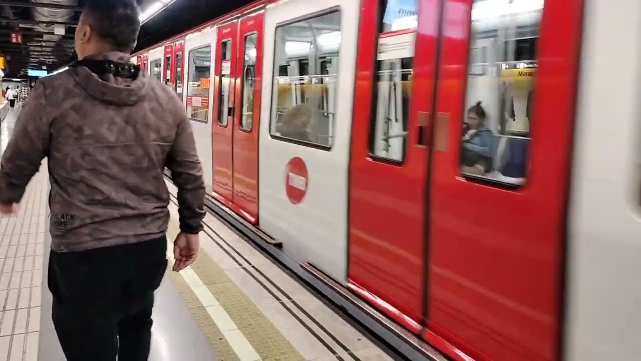 Metro Barcelona L4 Maragall (TMB) 2100 9000 y de 2da generación