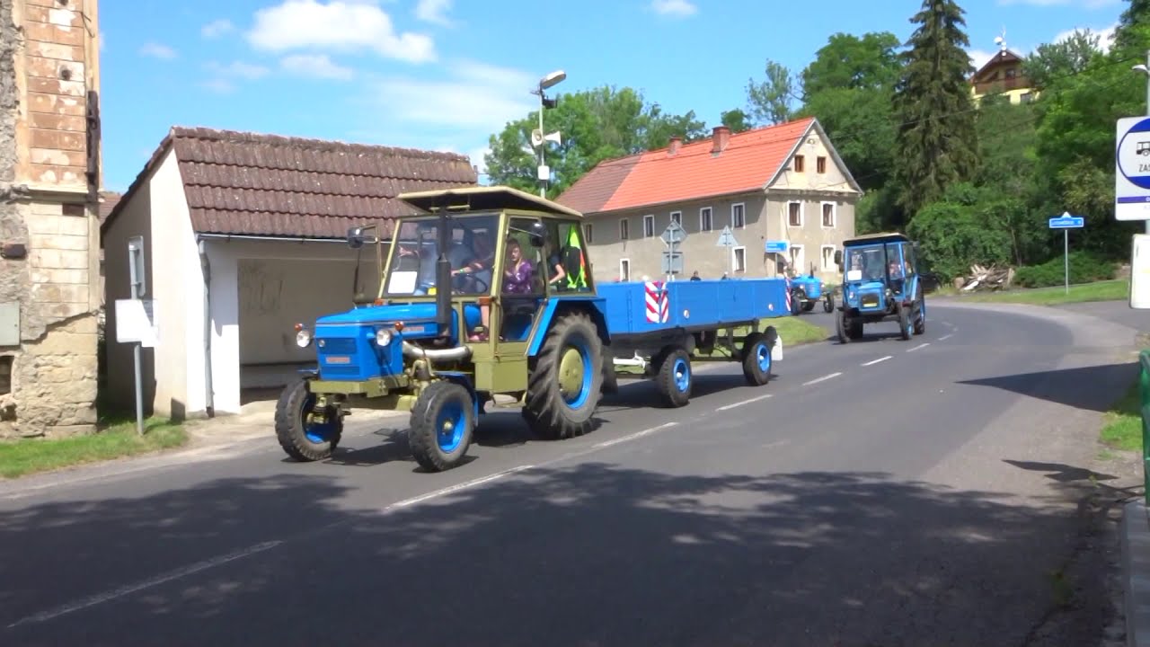 04 Drahobuz   1  Retroj&iacute;zda traktory a jin&eacute;  samohyby