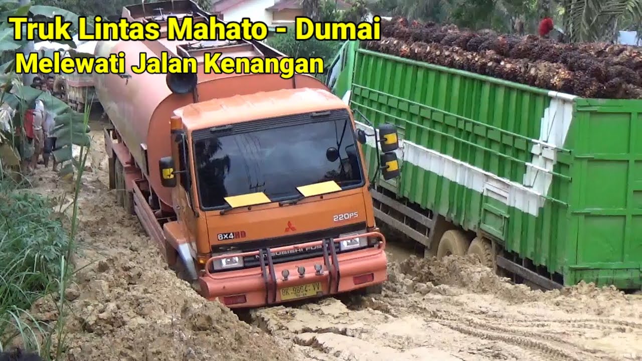 Truk lintas Mahato - Dumai melewati jalan kenangan