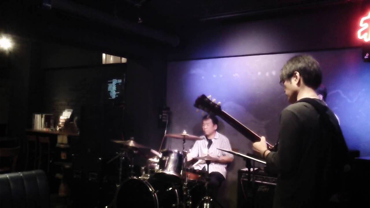 Sunny Guitar Trio jazz