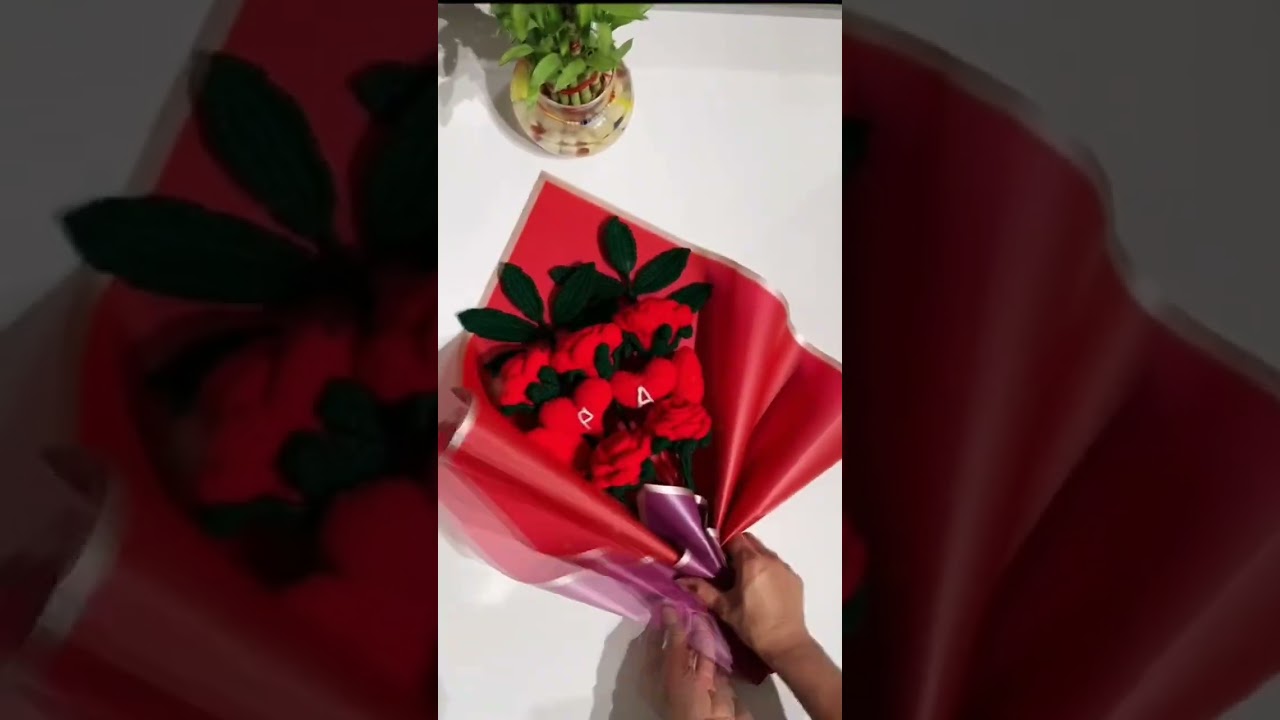 Imagine getting thiss!!🥹🌹🫶🏻✨ #SustainableStyle #CrochetLove #ForeverFlowers #crochet #viral