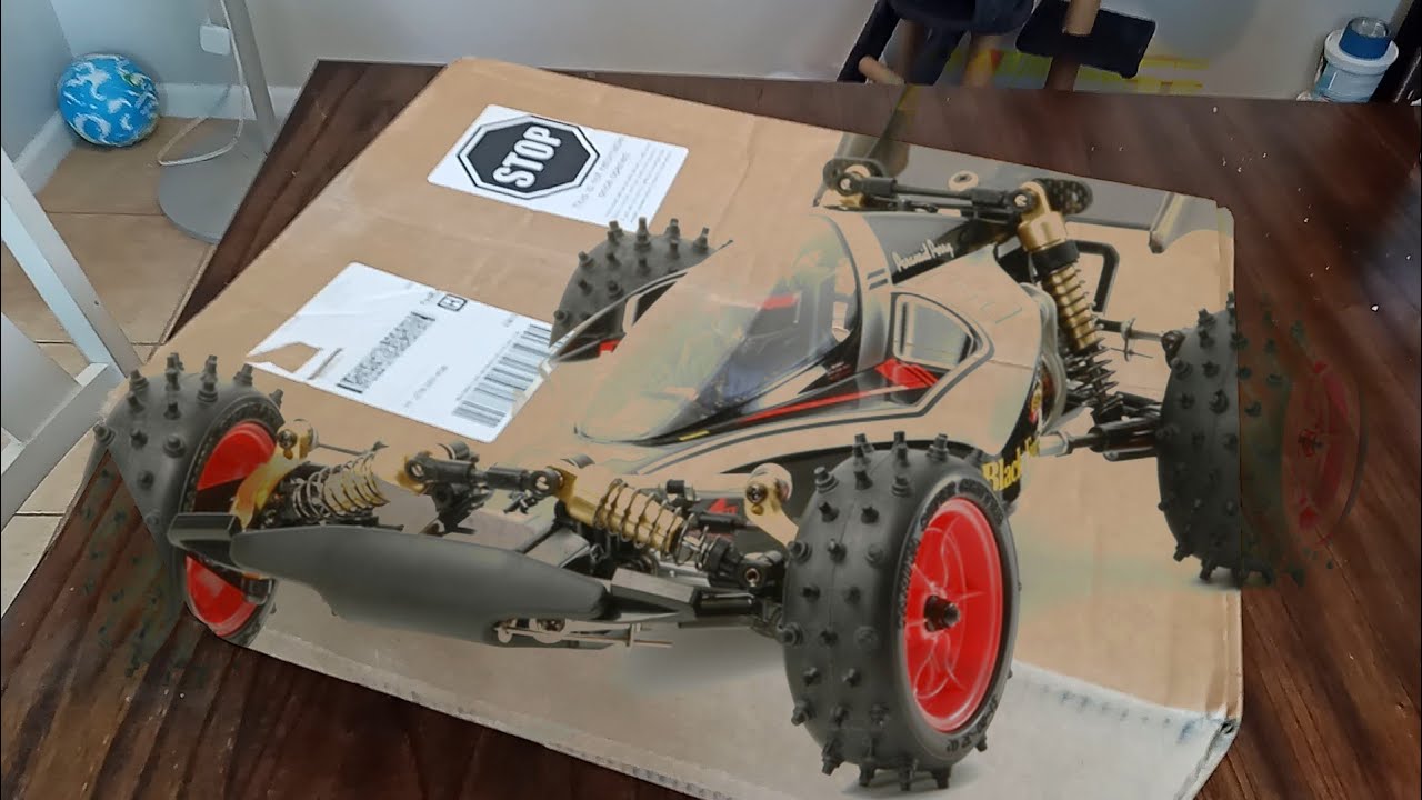 MYSTERY UNBOXING!! Spolier: It's the Tamiya Avante Black Special 2011 Rere Rerelease