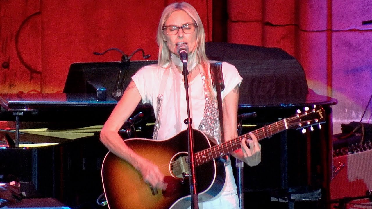 Aimee Mann, I Can't Help You Anymore (live), Mountain Winery, Saratoga, CA, Sept. 12, 2021 (4K)
