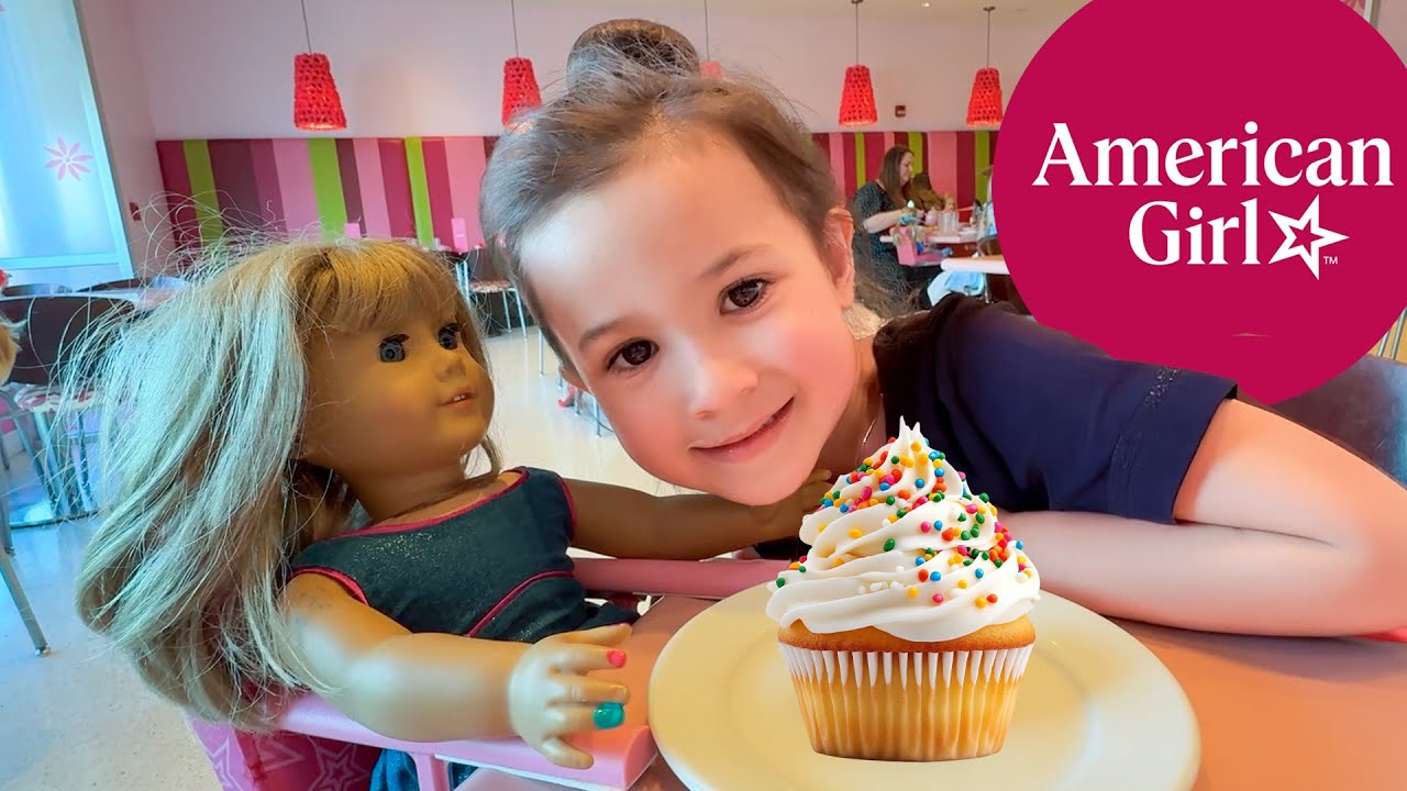 Oak and KiTTY KiTTY have a TEA PARTY AT THE AMERiCAN GiRL DOLL STORE!!