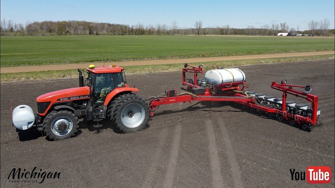 Agco Allis 9785 and White 9800 VE 16 row corn planter in Saginaw County, Mi