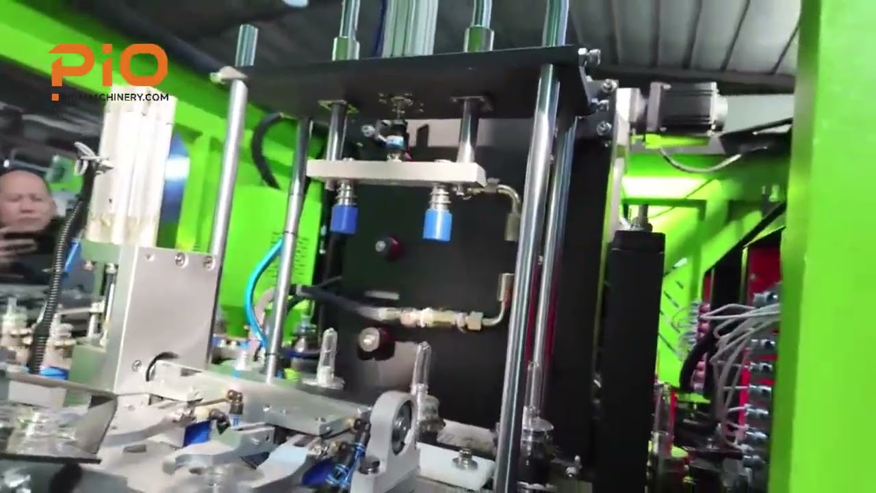 Fully automatic 2 cavity blow molding machine