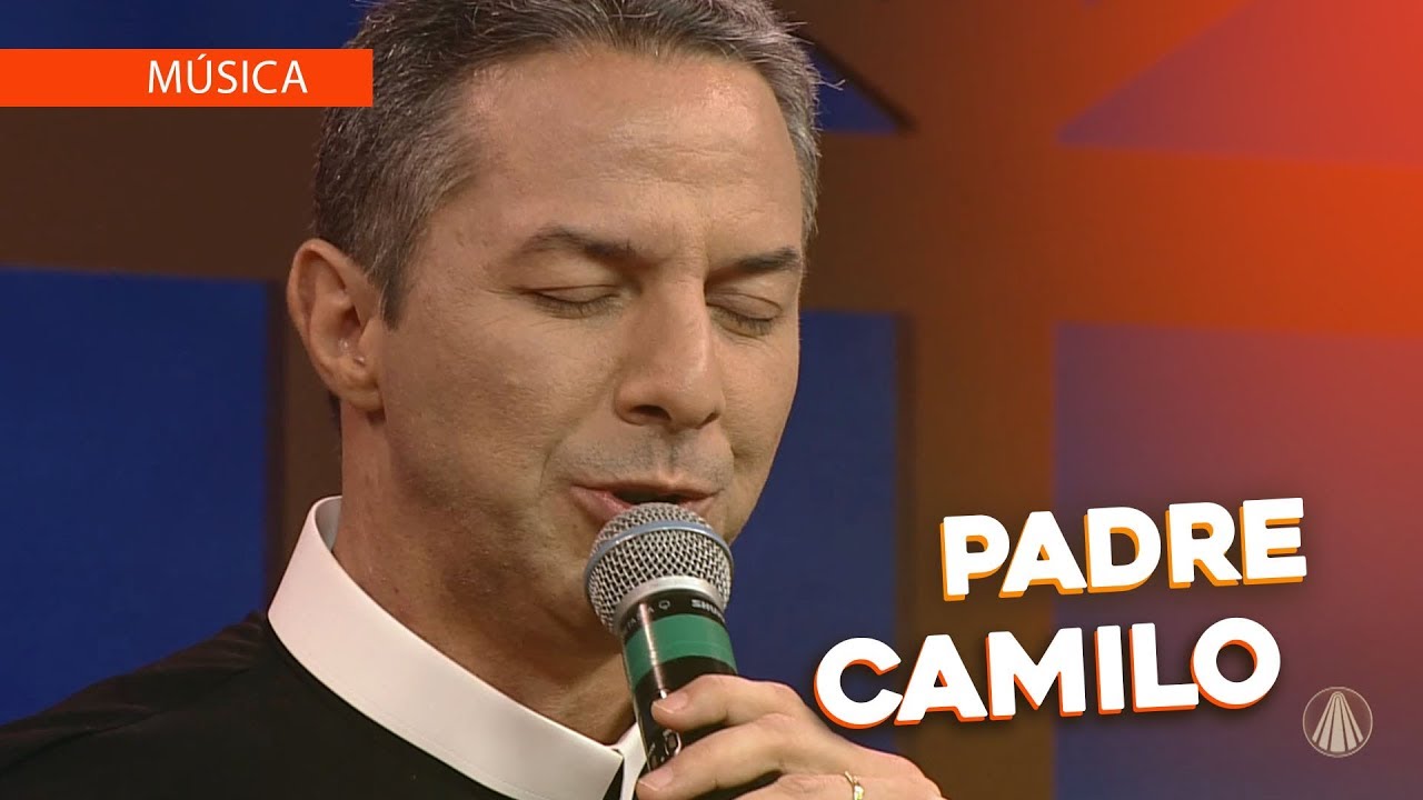 Padre Camilo canta lindas músicas!