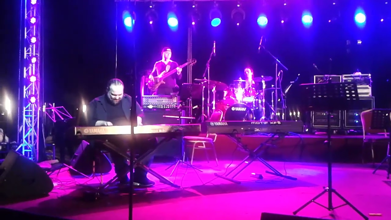 Tavitjan Brothers in Armenia at Cascade - Jazz Day  (8000 people)