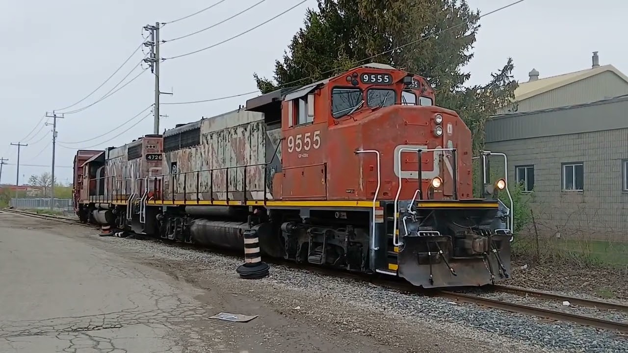 CN SWITCHES GILLIES LUMBER AND CROSSES THE SPEED RIVER IN HESPELER