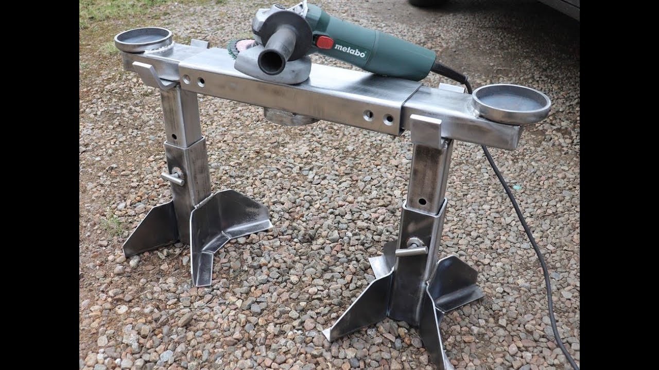 Jack stands and support for car lifting.