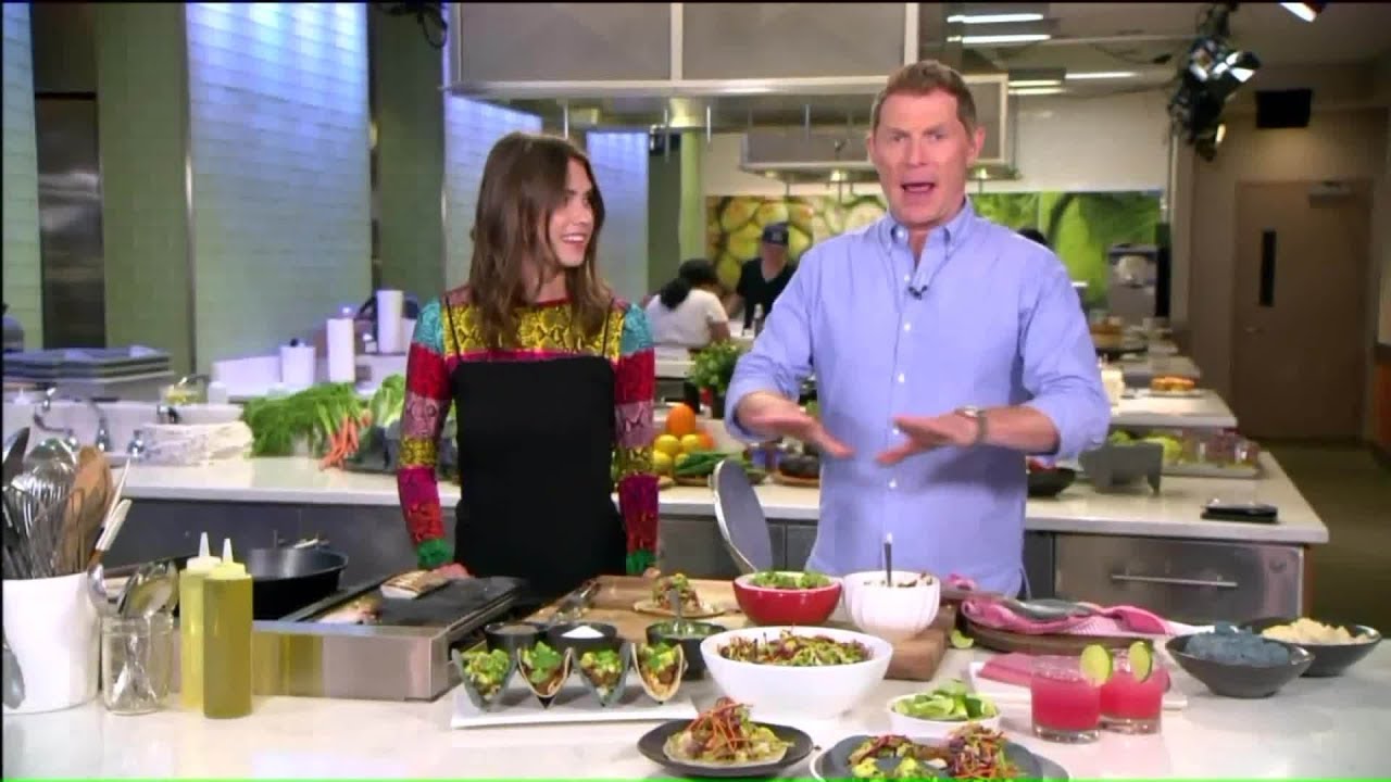 Culinary legend Bobby Flay, daughter Sophie Flay discuss their new show