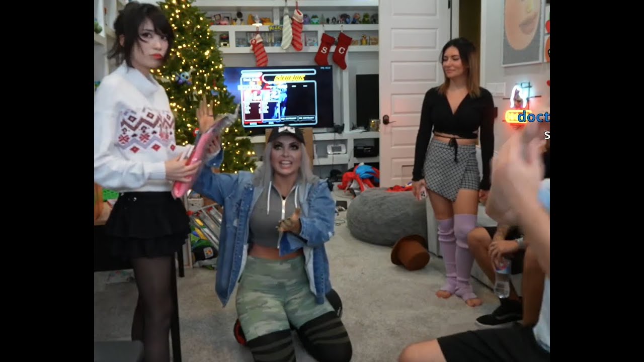 Emiru meets her cosplaying Idol