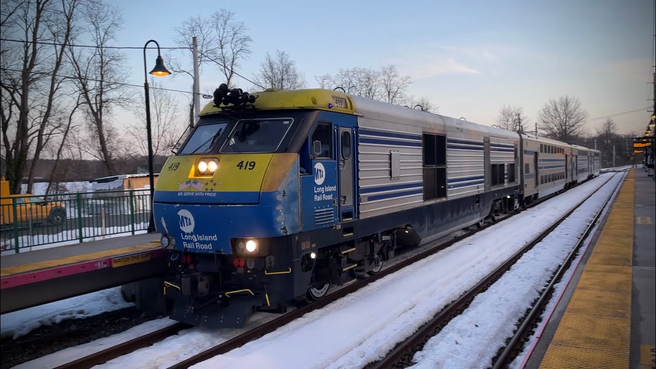 LIRR: Train 6558 at Sea Cliff with DE30AC 419 2/16/26