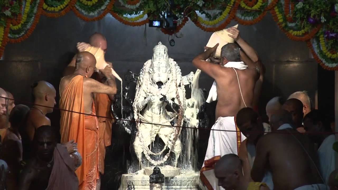Nrisimha Chaturdasi 2011 - Abhisek Part 1