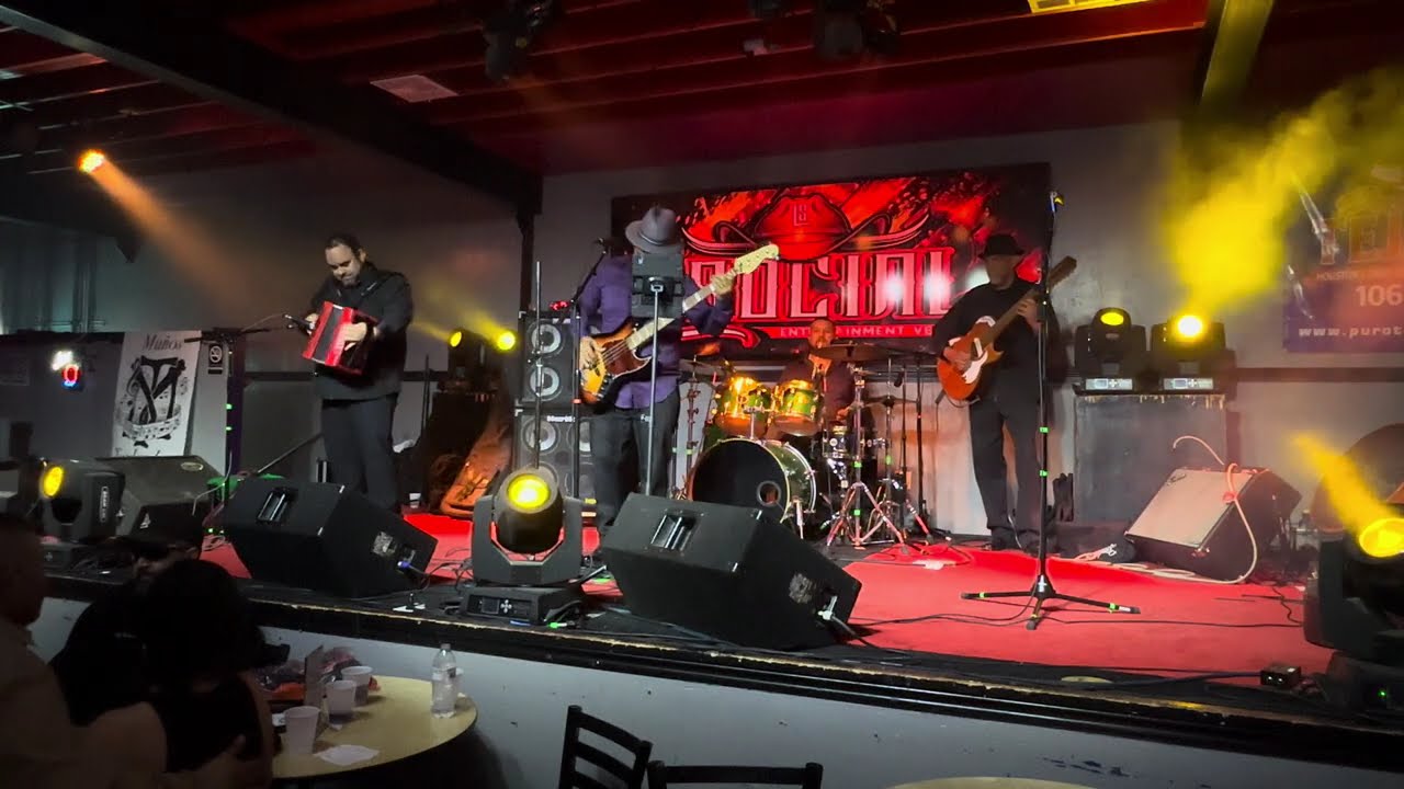 Joe Castillo y Los AllStarz @ El Social 