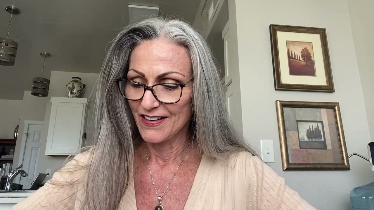 Help me unboxed this lovely gift 🎁 Part One. Thank you Christine! 🤗🌷❤️