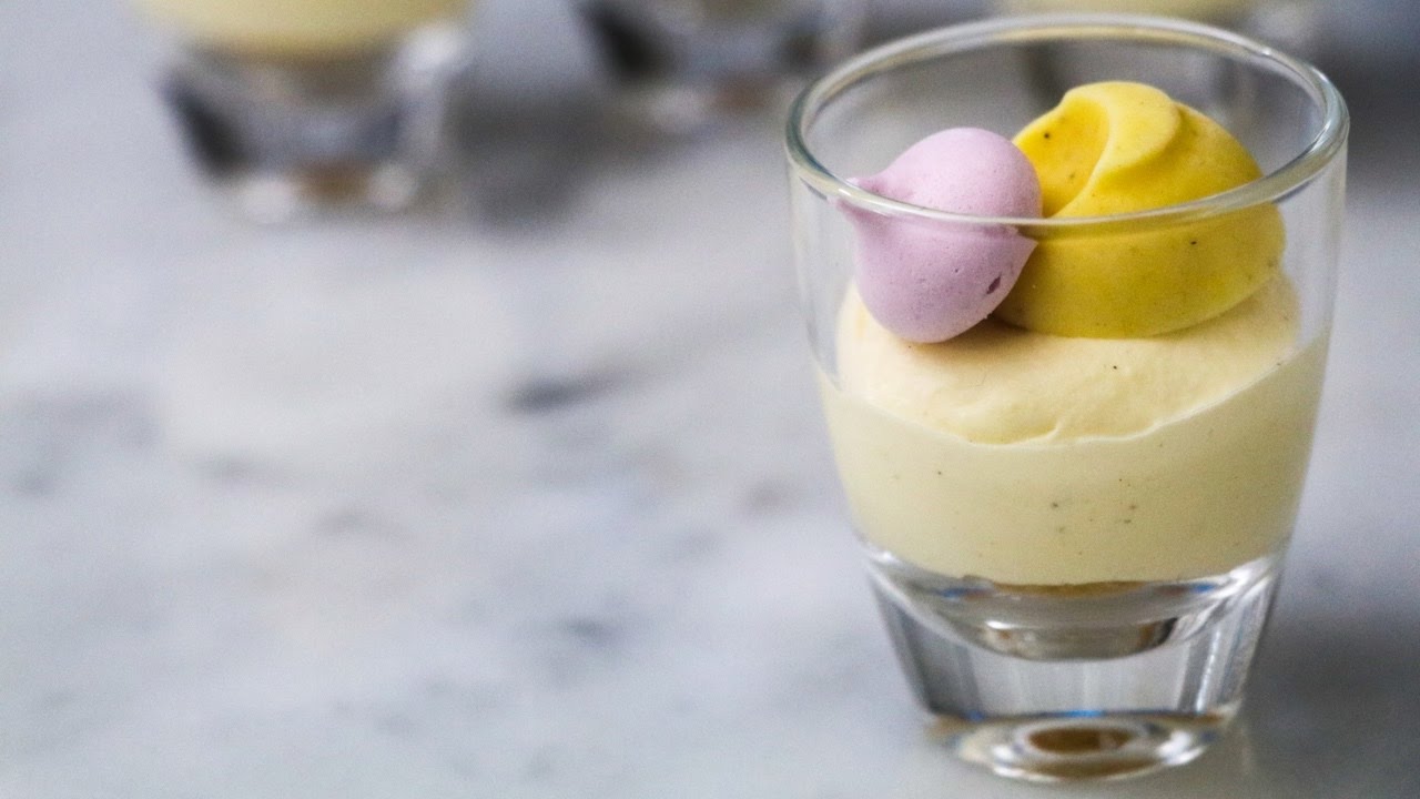 Fredagsdessert: Bavaroise och passionsfrukt i ett litet glas