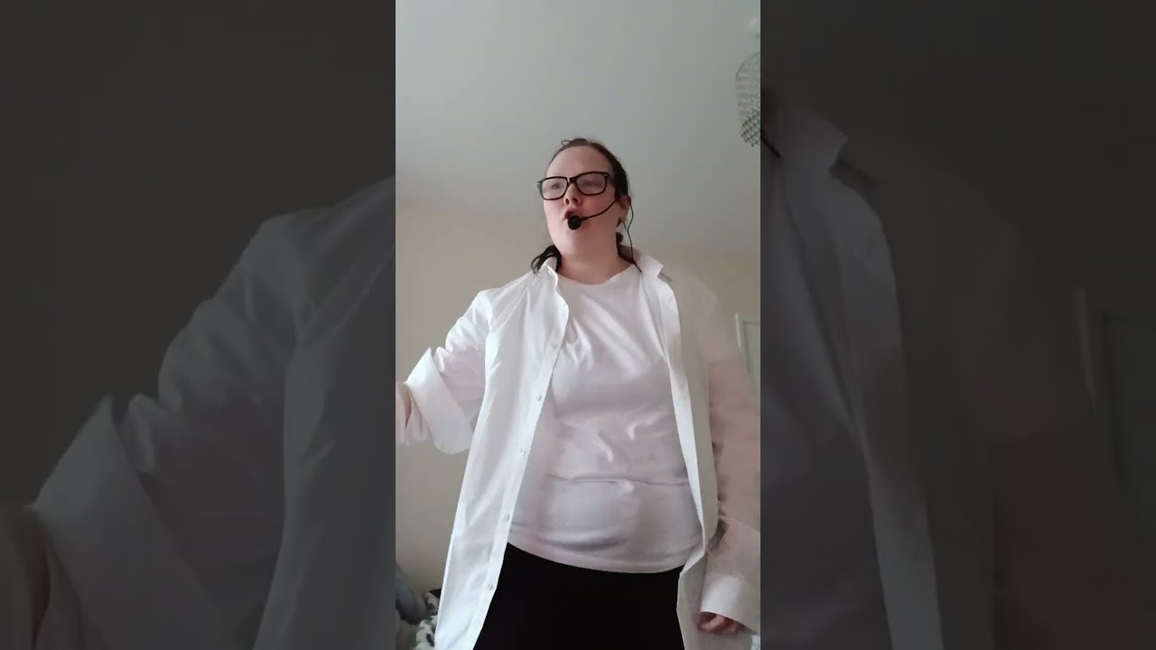 Hi everyone its melissa here i am practising to be a michael jackson impersonator