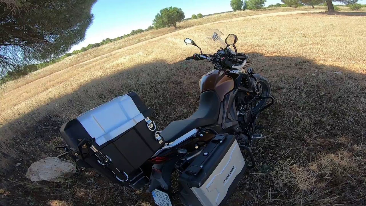 Macbor Montana xr1 125 cc accesorios