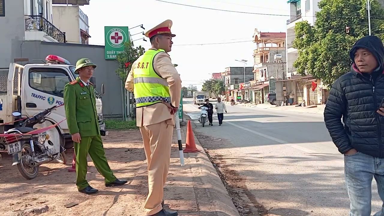 CSGT tỉnh Bắc Ninh kiểm tra Lồng Độ cồn ở ti&ecirc;n Lục 