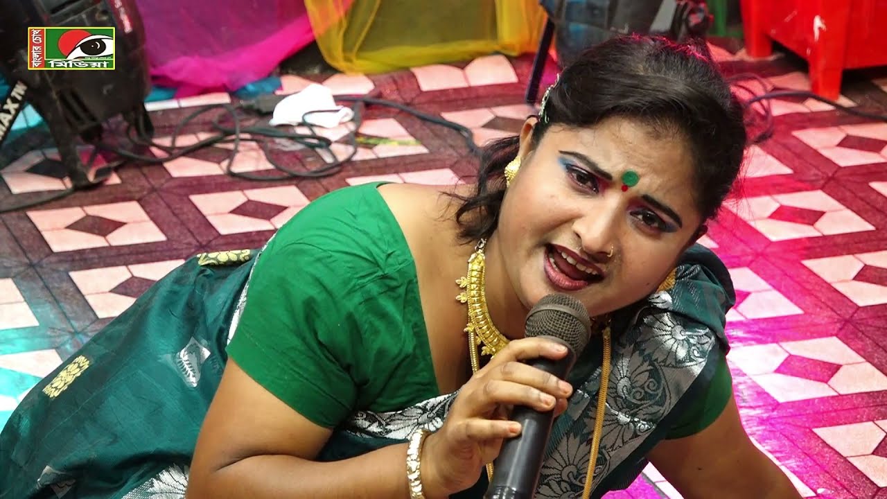 দুই বাংলার সেরা যাত্রা নায়িকা ফরিদা স্টুডিওতে গোনাই বিবি যাত্রার গান গেয়ে আলোড়ন সৃষ্ঠি করে গেলো |