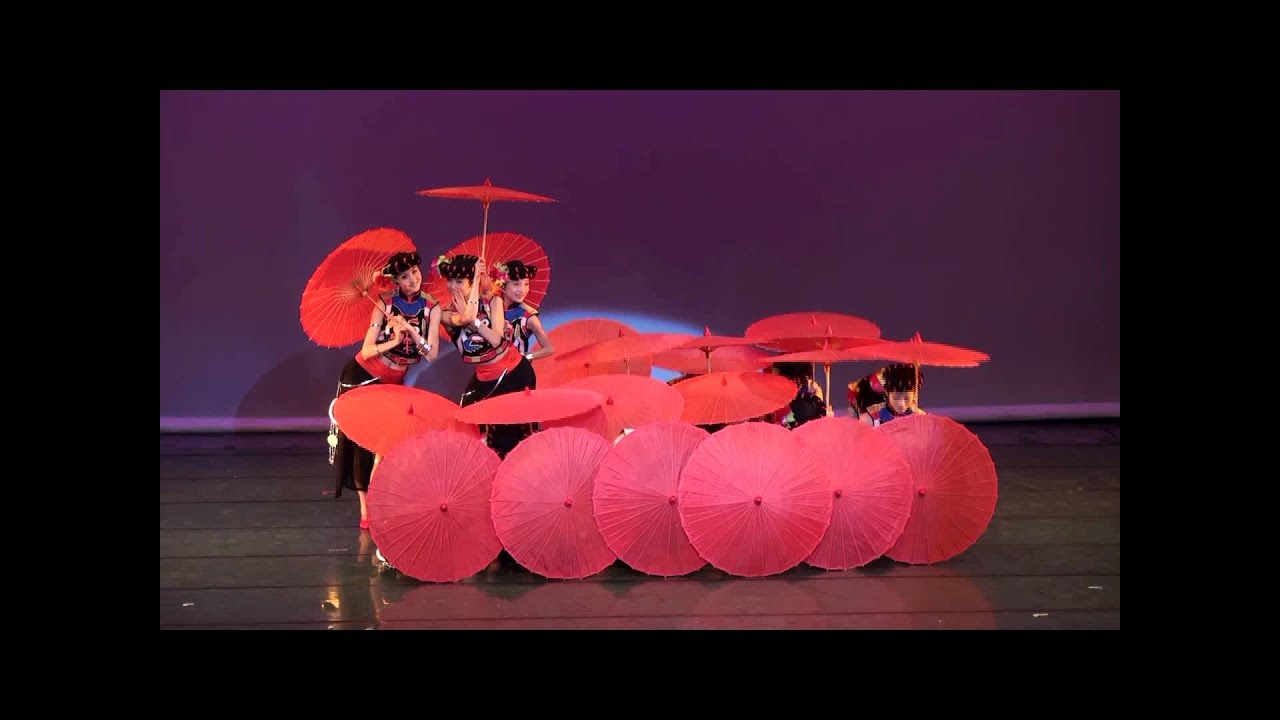 Beautiful Chinese Umbrella Dance