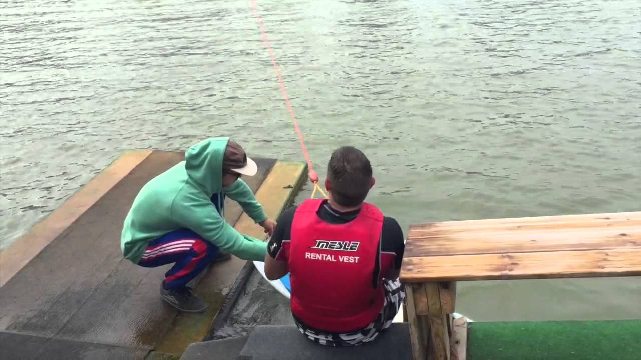 Départ wakeboard téléski nautique